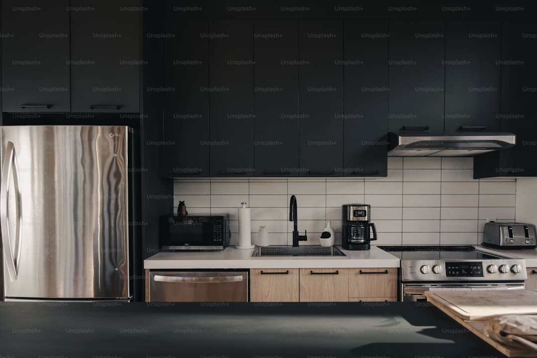 中信建投：计算机板块上半年业绩持续改善 看好AI软件&硬件、信创等板块投资机会